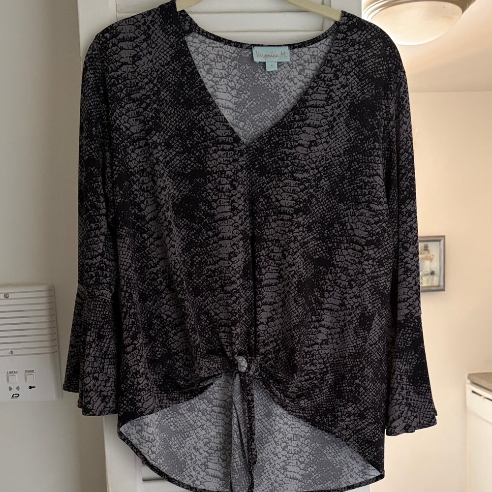 Veronica M Monochrome Patterned Top